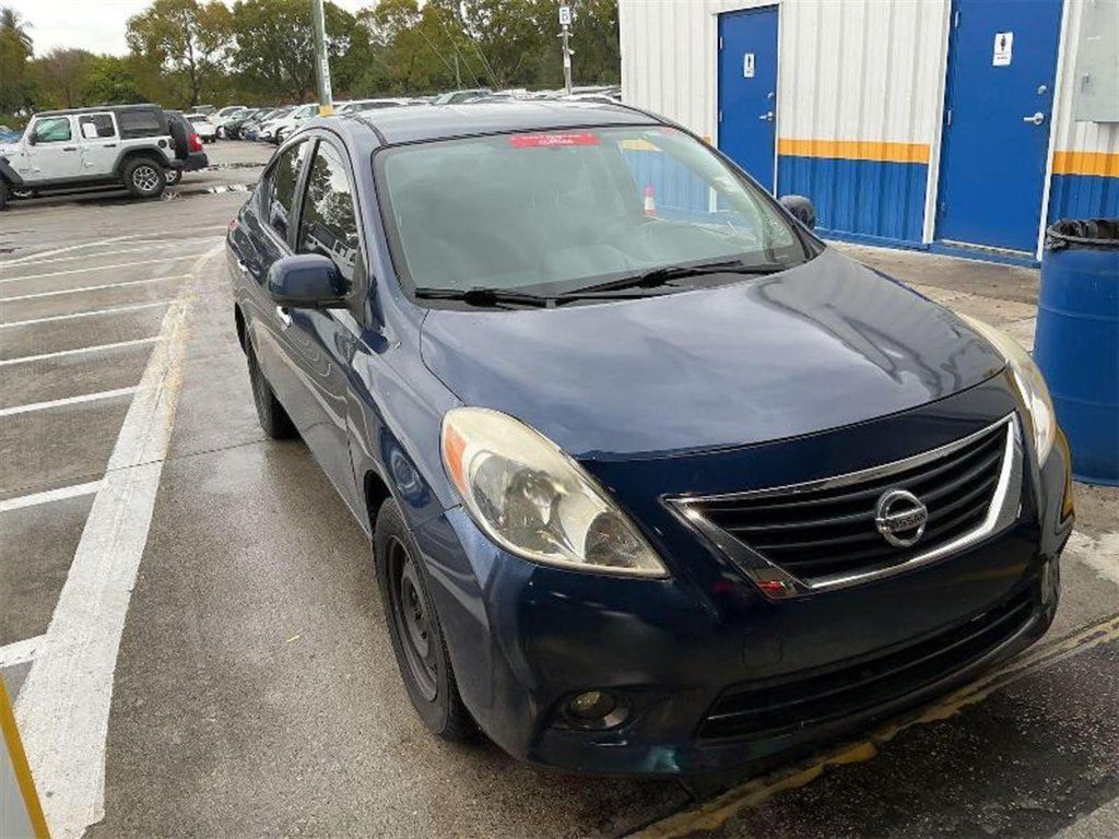 2013 Nissan Versa Sedan SV