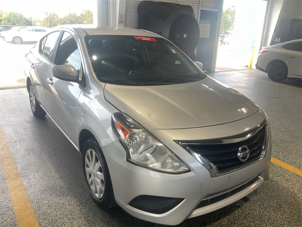 2017 Nissan Versa 1.6 SV CVT's photo