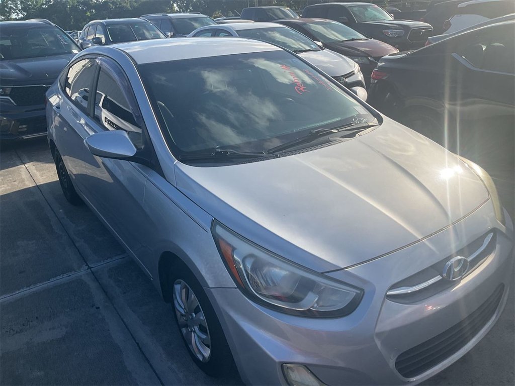 2016 Hyundai Accent SE 4-Door 6-Speed Automatic's photo