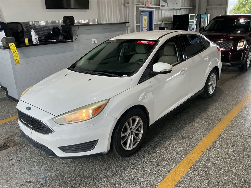 2016 Ford Focus Sedan SE's photo
