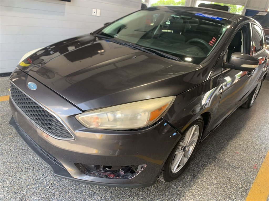 2015 Ford Focus Sedan SE's photo
